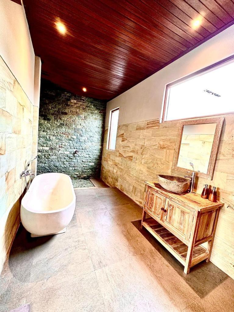 The Madawa Suites Ubud Buitenkant foto